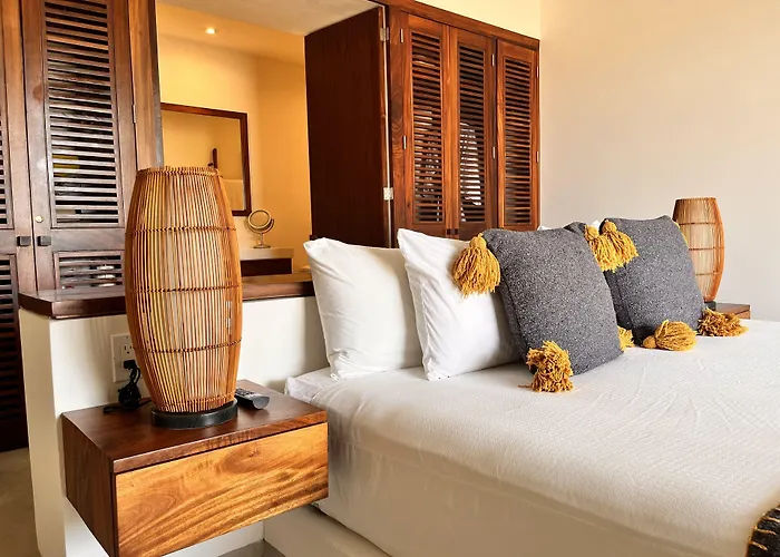 Marea Beachfront Hotel Zihuatanejo