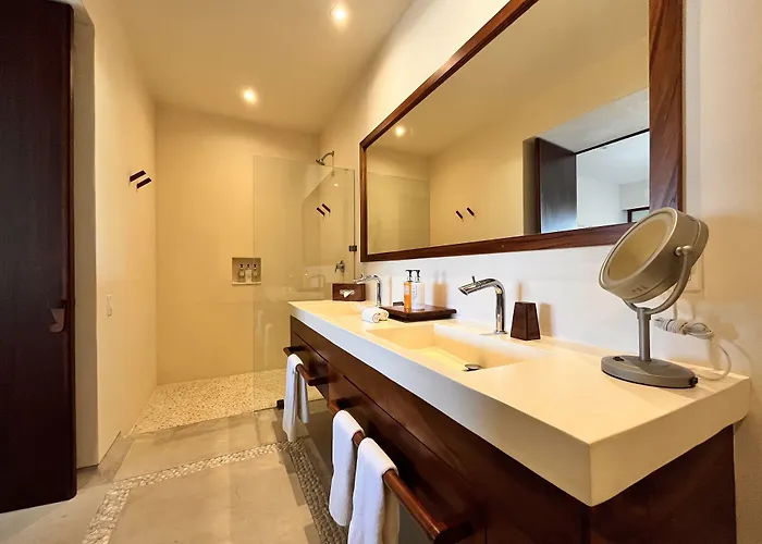 Marea Beachfront Hotel 4*