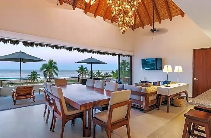 Marea Beachfront Hotel 4*