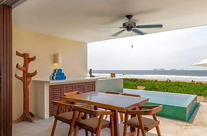 Marea Beachfront Zihuatanejo