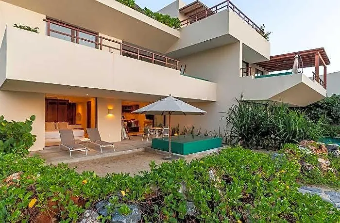 Marea Beachfront Hotel