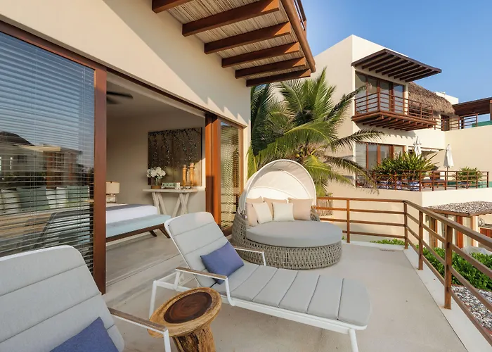 Marea Beachfront Hotel 4*