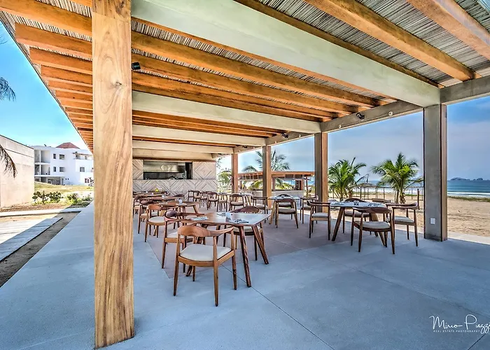 Marea Beachfront Hotel 4*